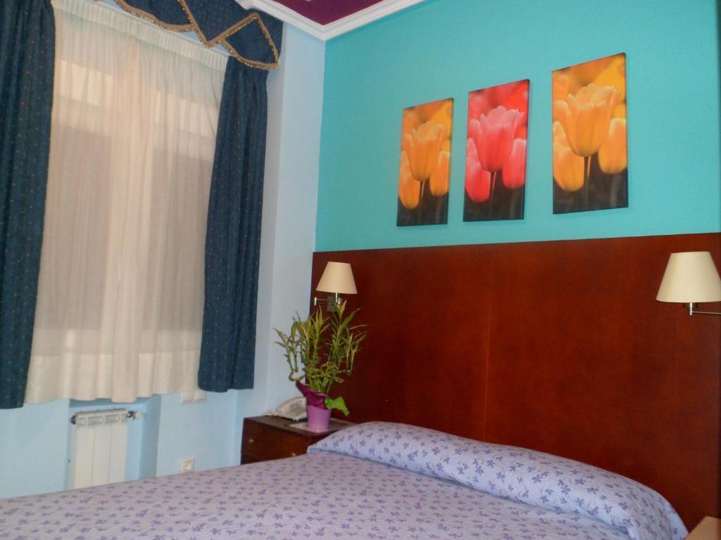Auto Check In Hotel Las Nieves Jaca Rum bild